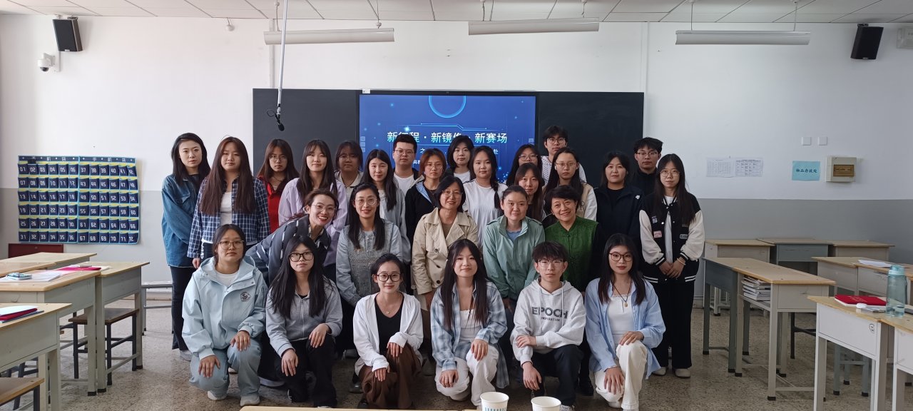 引导广大青年学子以外语为桥梁